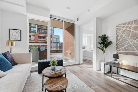 Photo 2 at 735 - 3091 Dufferin Street, Glen Park, Toronto