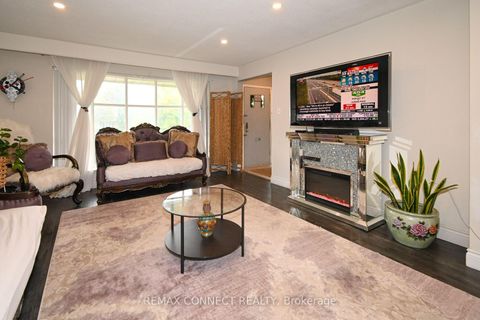 Photo 4 at 24 Lalton Place, Guildwood, Toronto