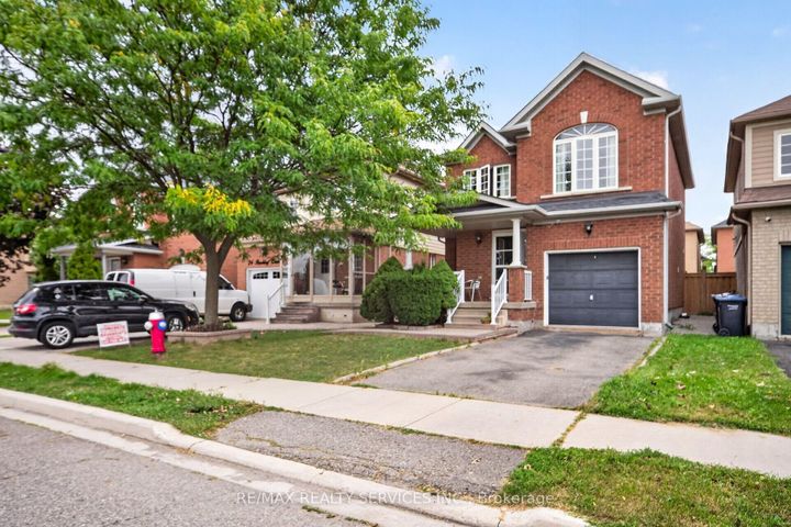 Photo 4 at 26 Peachleaf Crescent S, Fletcher's Meadow, Brampton