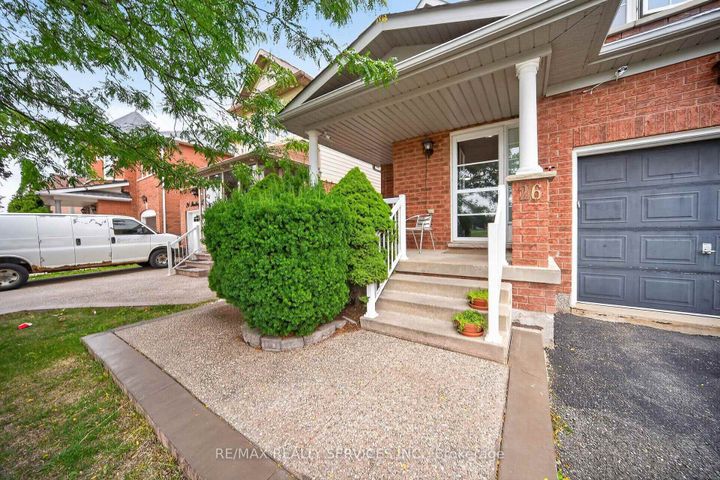 Photo 5 at 26 Peachleaf Crescent S, Fletcher's Meadow, Brampton