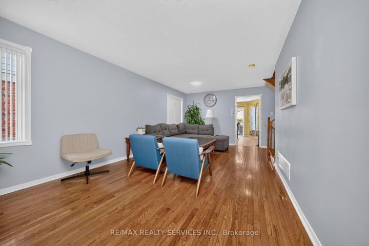 Photo 9 at 26 Peachleaf Crescent S, Fletcher's Meadow, Brampton