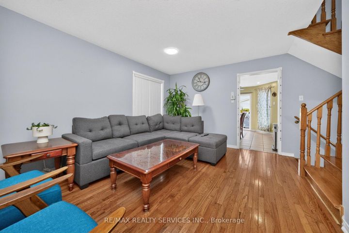 Photo 10 at 26 Peachleaf Crescent S, Fletcher's Meadow, Brampton