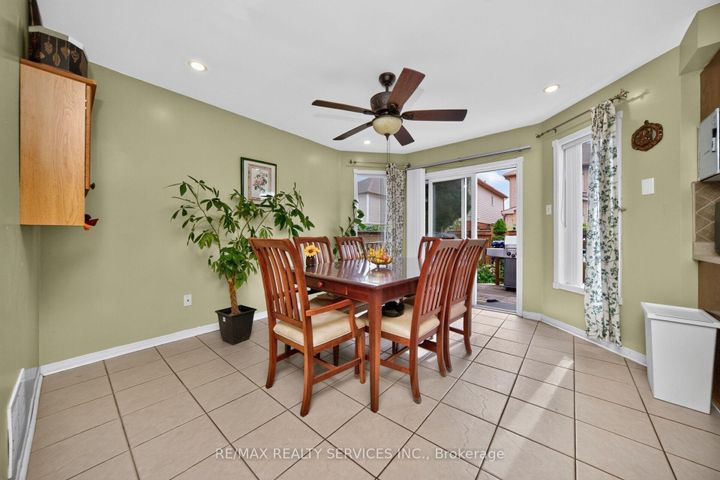 Photo 13 at 26 Peachleaf Crescent S, Fletcher's Meadow, Brampton