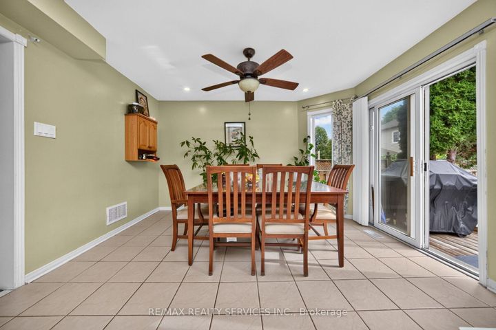 Photo 14 at 26 Peachleaf Crescent S, Fletcher's Meadow, Brampton