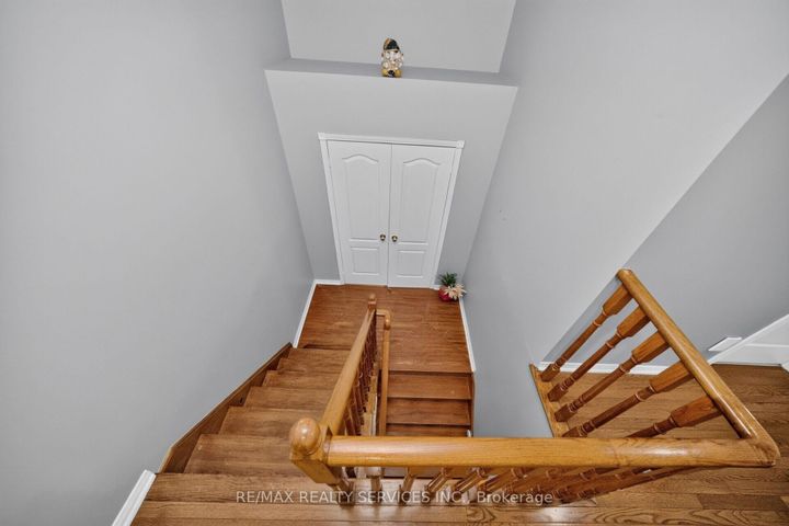 Photo 20 at 26 Peachleaf Crescent S, Fletcher's Meadow, Brampton
