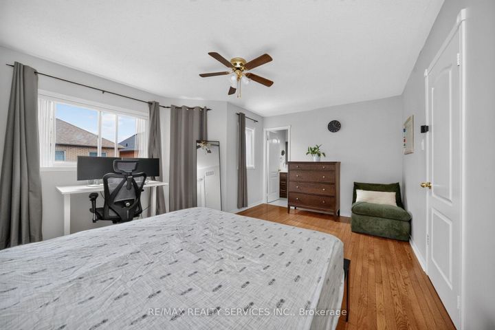 Photo 25 at 26 Peachleaf Crescent S, Fletcher's Meadow, Brampton