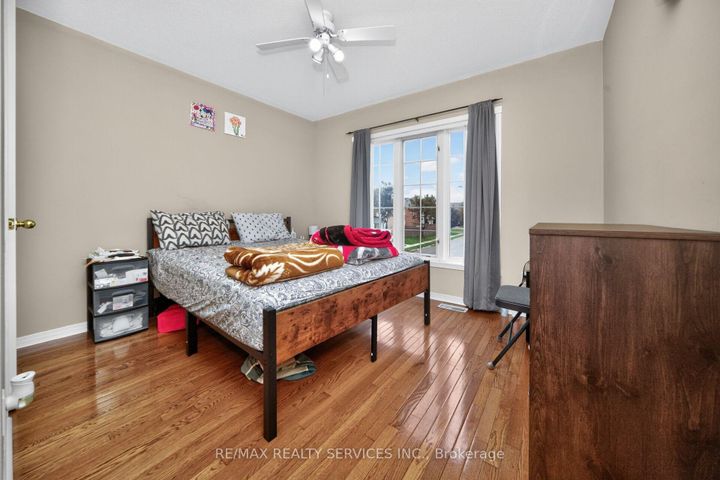 Photo 30 at 26 Peachleaf Crescent S, Fletcher's Meadow, Brampton