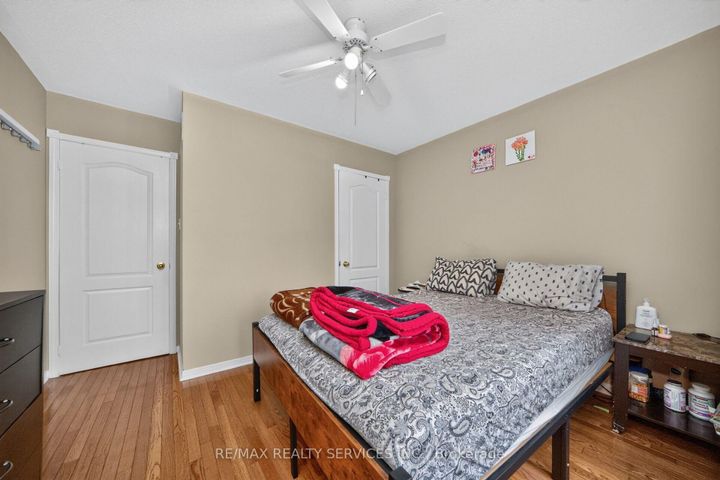 Photo 31 at 26 Peachleaf Crescent S, Fletcher's Meadow, Brampton