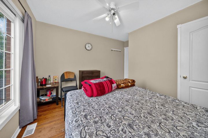 Photo 32 at 26 Peachleaf Crescent S, Fletcher's Meadow, Brampton