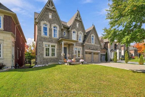 Photo 2 at 124 Annsleywood Court, Kleinburg, Vaughan
