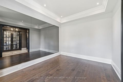 Photo 14 at 124 Annsleywood Court, Kleinburg, Vaughan