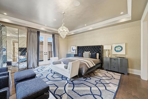 Photo 17 at 124 Annsleywood Court, Kleinburg, Vaughan