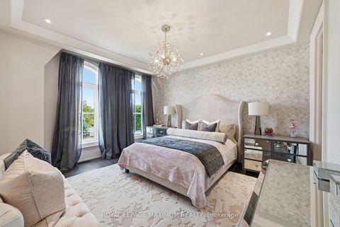 Photo 22 at 124 Annsleywood Court, Kleinburg, Vaughan