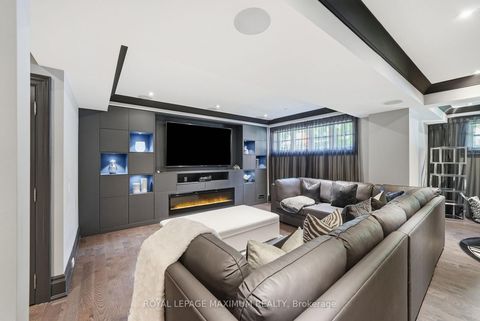 Photo 30 at 124 Annsleywood Court, Kleinburg, Vaughan