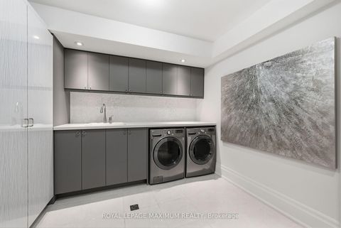 Photo 36 at 124 Annsleywood Court, Kleinburg, Vaughan