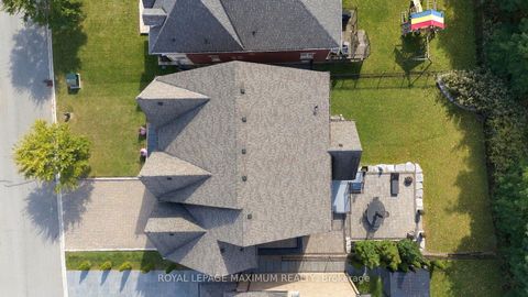 Photo 45 at 124 Annsleywood Court, Kleinburg, Vaughan