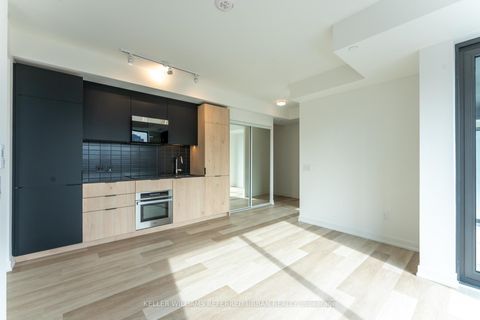 Photo 9 at 822 - 28 Eastern Avenue, Moss Park, Toronto