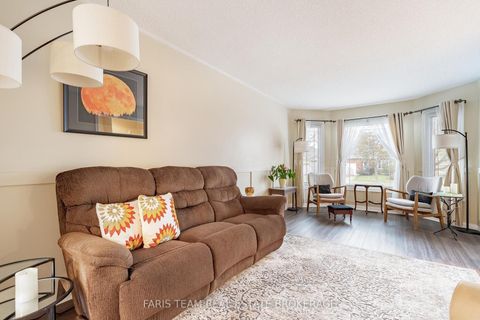 Photo 8 at 4 O'shaughnessy Crescent, Holly, Barrie