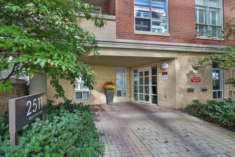 Photo 2 at 202 - 2511 Bloor Street W, Swansea, Toronto