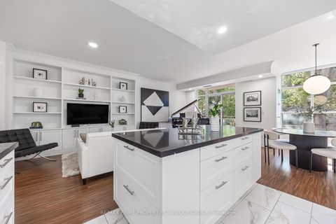 Photo 15 at 202 - 2511 Bloor Street W, Swansea, Toronto