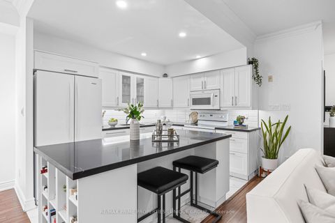 Photo 18 at 202 - 2511 Bloor Street W, Swansea, Toronto