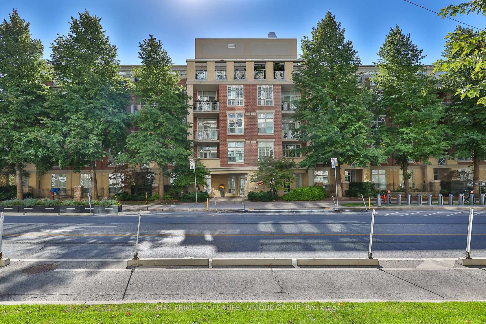 202 - 2511 Bloor Street W, Swansea, Toronto 