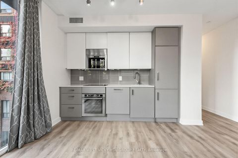 Photo 7 at 305 - 17 Dundonald Street, Yonge Corridor, Toronto