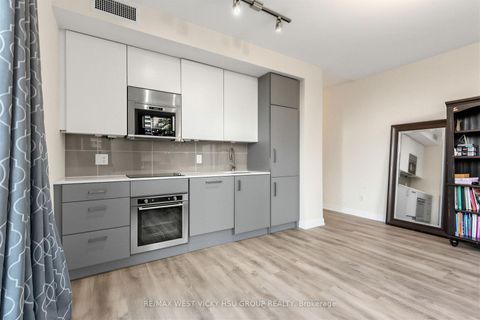 Photo 8 at 305 - 17 Dundonald Street, Yonge Corridor, Toronto