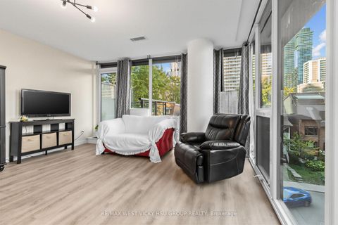 Photo 10 at 305 - 17 Dundonald Street, Yonge Corridor, Toronto