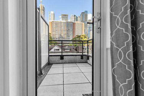 Photo 11 at 305 - 17 Dundonald Street, Yonge Corridor, Toronto
