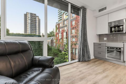 Photo 12 at 305 - 17 Dundonald Street, Yonge Corridor, Toronto