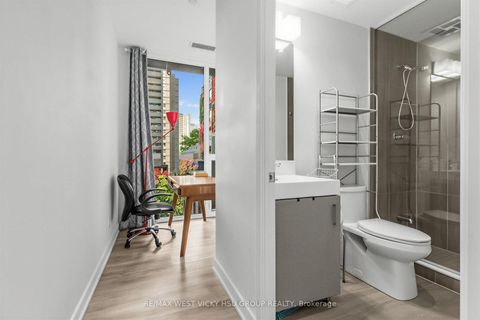 Photo 16 at 305 - 17 Dundonald Street, Yonge Corridor, Toronto