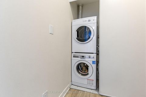Photo 18 at 305 - 17 Dundonald Street, Yonge Corridor, Toronto