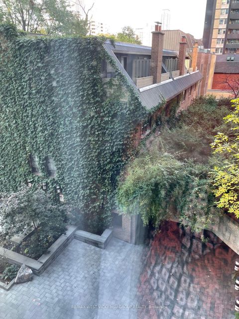 Photo 31 at 305 - 17 Dundonald Street, Yonge Corridor, Toronto