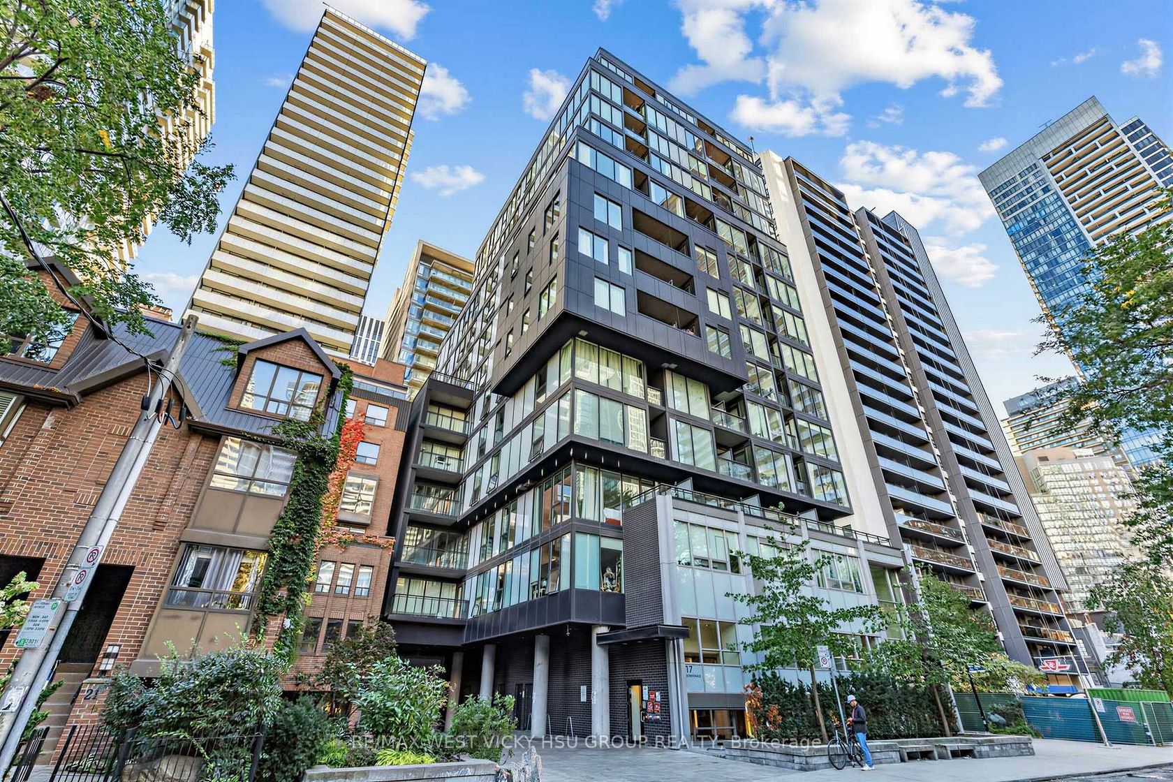 305 - 17 Dundonald Street, Yonge Corridor, Toronto 