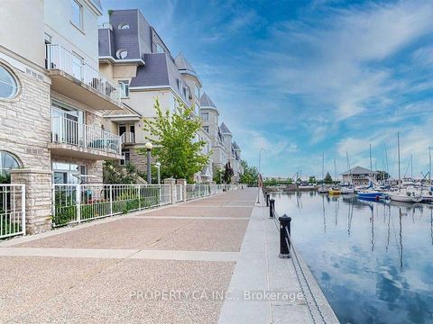 Photo 2 at 178 - 28 Stadium Road, Niagara, Toronto