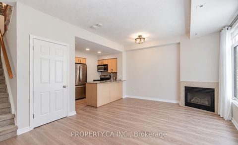 Photo 6 at 178 - 28 Stadium Road, Niagara, Toronto