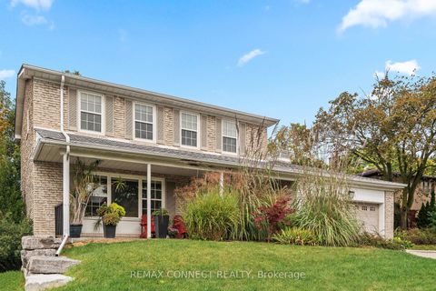 Photo 2 at 26 Averdon Crescent, Donalda, Toronto