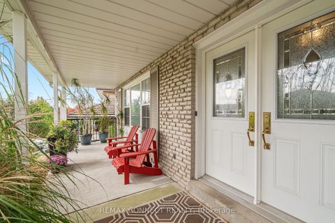 Photo 3 at 26 Averdon Crescent, Donalda, Toronto
