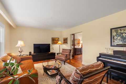 Photo 9 at 26 Averdon Crescent, Donalda, Toronto