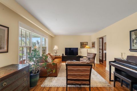 Photo 11 at 26 Averdon Crescent, Donalda, Toronto