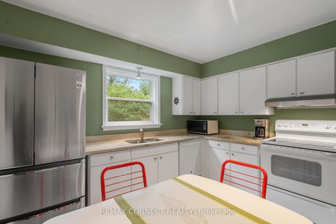 Photo 17 at 26 Averdon Crescent, Donalda, Toronto