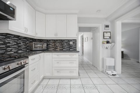 Photo 10 at 52 Bengal Court, Jane Heights, Toronto
