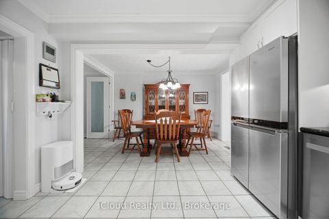 Photo 11 at 52 Bengal Court, Jane Heights, Toronto