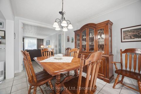 Photo 13 at 52 Bengal Court, Jane Heights, Toronto