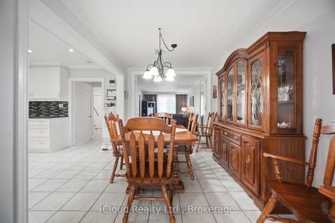 Photo 14 at 52 Bengal Court, Jane Heights, Toronto