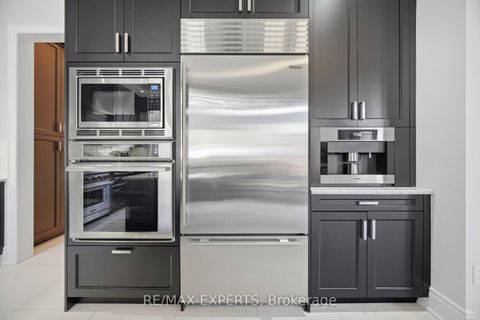 Photo 17 at 91 Woodgate Pines Drive, Kleinburg, Vaughan