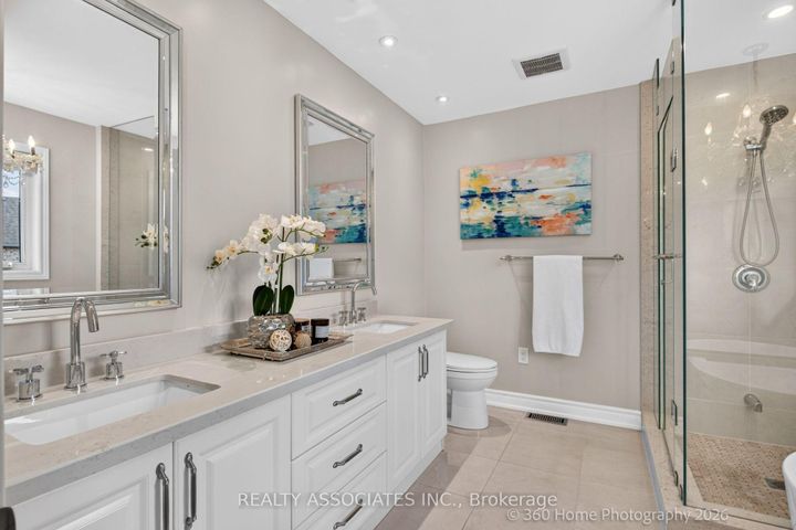 Photo 17 at 128 Coalbrook Court, East Woodbridge, Vaughan
