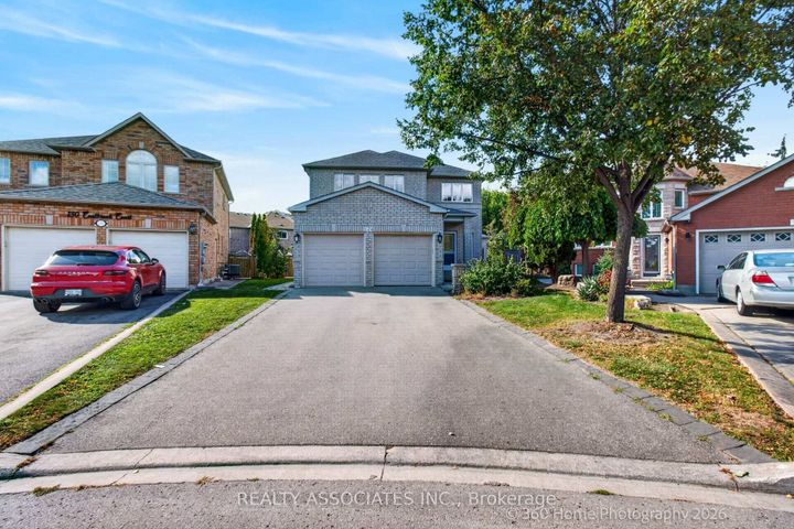 Photo 24 at 128 Coalbrook Court, East Woodbridge, Vaughan