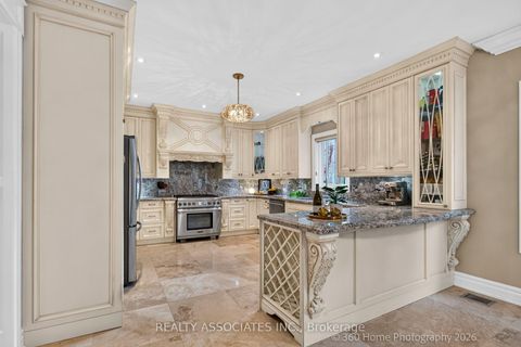 Photo 0 at 128 Coalbrook Court, East Woodbridge, Vaughan